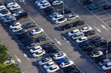Tayvan 02 Kasım 2024: Kalabalık Otoparkın Hava Görüntüsü