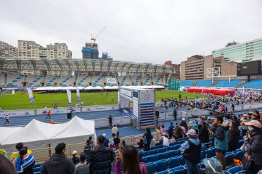 Tayvan 15 Aralık 2024: Taipei Maratonu Taipei Belediye Stadyumu 'nda sona erdi