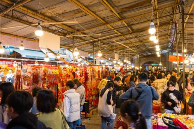 Taipei, Tayvan 22 Ocak 2025: Çin 'in Taipei şehrinde Dihua Caddesi