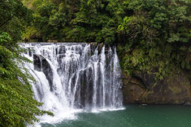 Shifen Şelalesi Tayvan 'ın en iyi manzaralı yerlerinden biri. 