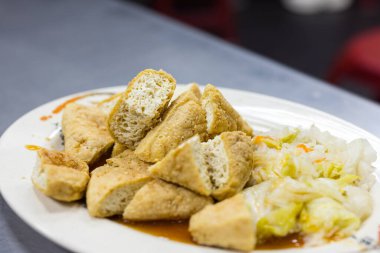 Tayvan Marketinde Kızarmış Kokuşmuş Tofu