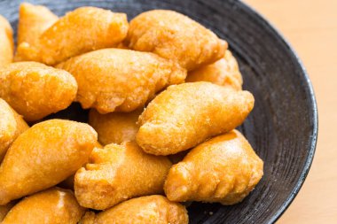 Yeni Yıl Kutlaması için geleneksel Çin Kızarmış Pastası.