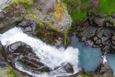 Güzel şelalenin havadan görünüşü