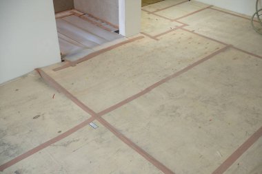 Zemini korumalı inşaat halinde bir oda