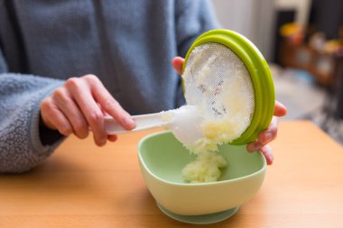 Adım adım Bebek Yemek Ezmesi Öğütücüyle Yapım