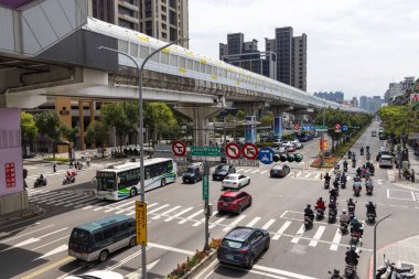 Tayvan 12 Mart 2025: Trafik akışına sahip şehir Taipei yolu