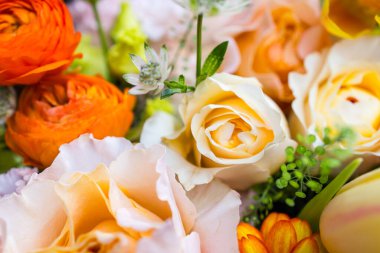 Turuncu Çiçekli Koreli Çiçek Buketi