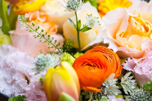 Karışık Çiçekli Güzel Portakal Kore Buketi