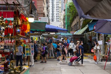 Hong Kong 27 Nisan 2024: Wan Chai 'deki Hong Kong yerel pazarı
