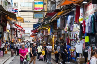Hong Kong 27 Nisan 2024: Wan Chai 'deki Hong Kong yerel pazarı