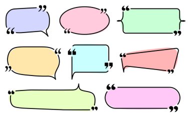 Çeşitli şekillerde tırnak işaretleri olan pastel renkli konuşma baloncukları. Yaratıcı projelerde tırnak işaretleri, diyaloglar ve mesajlar için ideal.