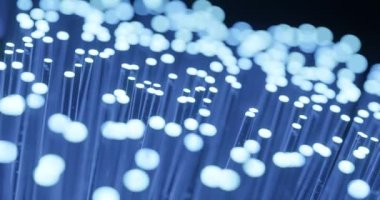 Veri transferi konsepti için yanıp sönen fiber optiğin 3d görüntüsü.