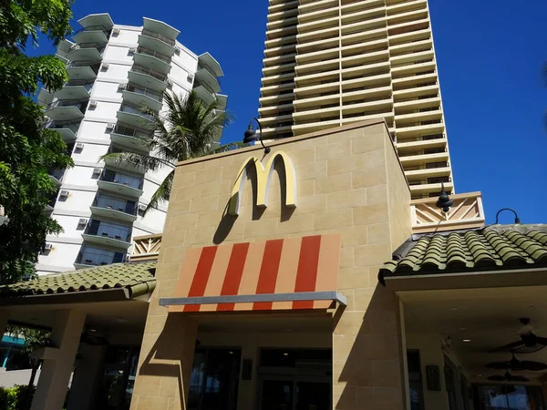 Waikiki November 2019 Mcdonalds Store Sign Entrance Hawaii Mcdonald Primarily — Stock Photo, Image