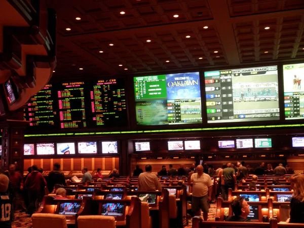 Las Vegas Fevereiro 2010 Wynn Sportsbook Apresentando Muitas Tvs Gigantes Fotografias De Stock Royalty-Free