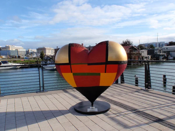 San Francisco Července 2009 Barevné Linie Zvýrazňují Sochu Heart Podél — Stock fotografie