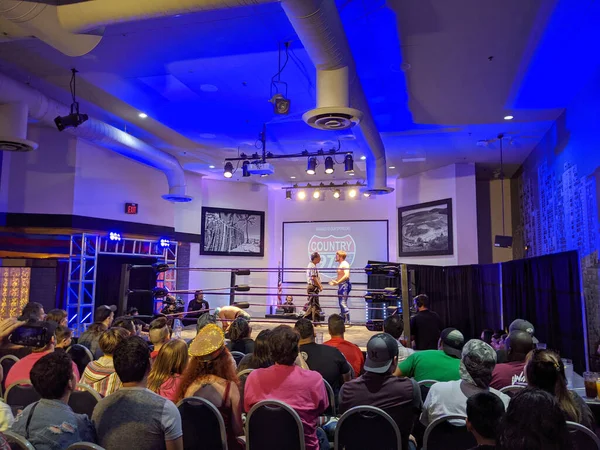 Honolulu Lutego 2020 Wrestler Kumu Oceans Rozmawia Sędzią Zawodach Uce — Zdjęcie stockowe