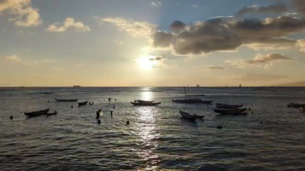 Leg Betoverende Schoonheid Van Waikiki Zonsondergang Sereniteit Vast Deze Prachtige — Stockvideo
