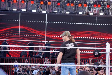 Santa Clara, Kaliforniya - 29 Mart 2015: Wrestlemania 31 'de Santa Clara, Kaliforniya' daki Levi Stadyumu 'nda 29 Mart 2015 tarihinde, ünlü WWE süperstarı Shawn Michaels bir maç sırasında ringde ayakta dururken görülebilir..