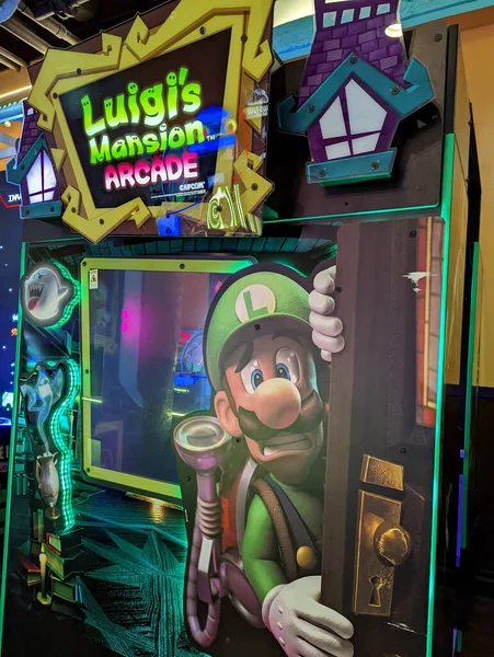 Honolulu Hawaii Marzo 2022 Colorido Stand Videojuegos Arcade Luigi Mansion — Foto de Stock