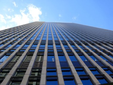 Honolulu - 9 Ocak 2015: Şu anda Hawaii 'nin en yüksek binası olan Iconic Landmark First Hawaiian Binası' na bakmak.