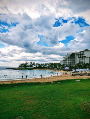 Oahu - 11 Mayıs 2024: Çocuk Festivali için Ko Olina, Oahu, Hawaii 'de büyük bir kalabalık toplandı.