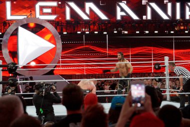 Santa Clara, Kaliforniya - 29 Mart 2015 WWE Güreşçisi Seth Rollins, WrestleMania 31 'deki WrestleMania Stadyumu' nda oynanan maçta Brock Lesner 'ın kaldırımına çıktı..