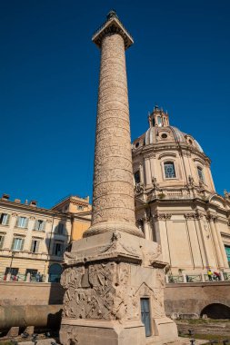 Roma Forumu, Roma, İtalya 'da kemerler ve sütunlar. Tarihi eserlerin antik kalıntıları. Colosseum ve Palatine Hill yakınlarındaki Foro Romano..