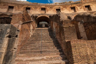 Roma, İtalya 'daki Roma Kolezyumu. Dünyanın en büyük gladyatör sahası..