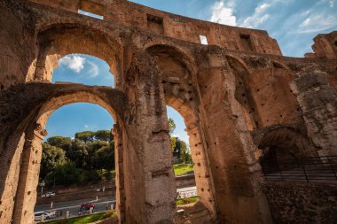 Roma, İtalya 'daki Roma Kolezyumu. Dünyanın en büyük gladyatör sahası..