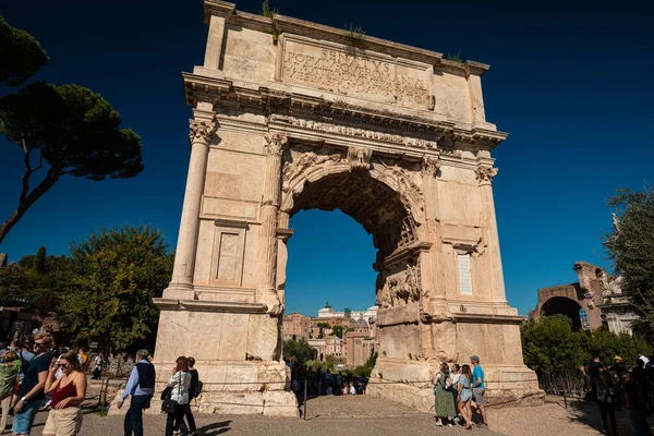Fórum Romano Arcos Colunas Roma Itália Ruínas Antigas Marcos Históricos Imagens Royalty-Free