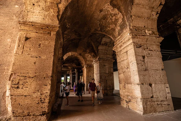 Roma Talya Daki Roma Kolezyumu Dünyanın Büyük Gladyatör Sahası Telifsiz Stok Imajlar