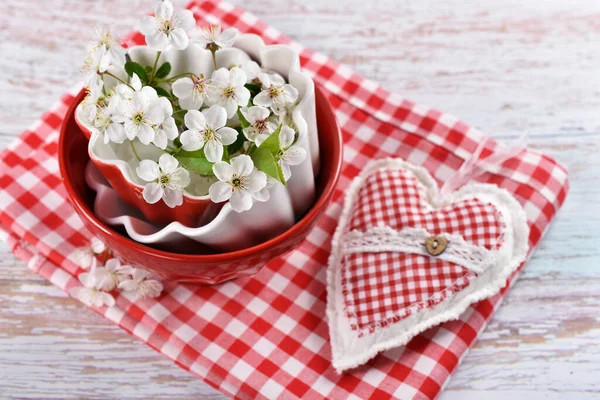 White Red Ceramic Bowls Spring Blossoms Textile Heart Lying Table Fotografia Stock