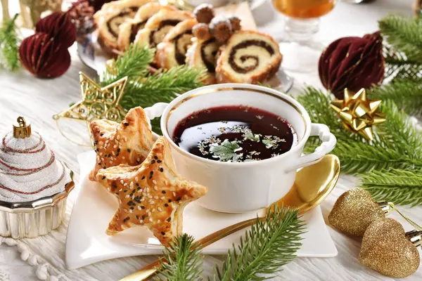 Kırmızı Borş Yıldız Şeklinde Puf Böreği Polonya Daki Noel Yemeği Stok Resim