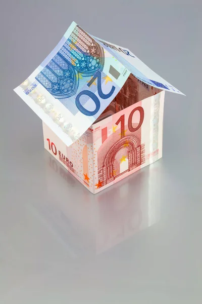 Geldscheine Währungskonzept Haus Isoliert Auf Grauem Hintergrund — Stockfoto