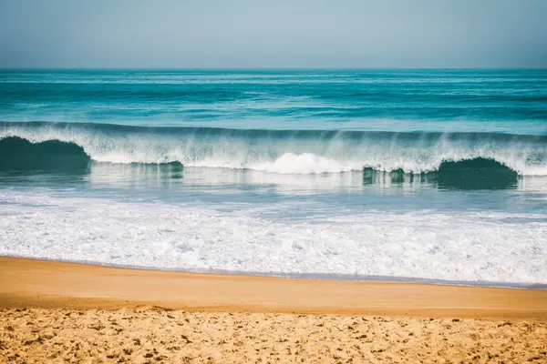 Wave Breken Naar Het Strand Aan Kust Bretagne Opzettelijke Graan — Stockfoto