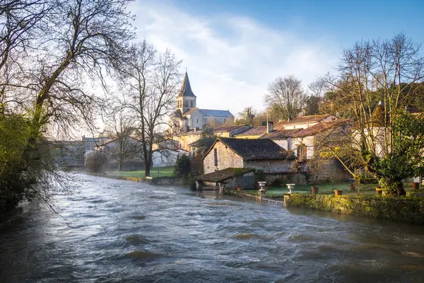 프랑스 베르사유 샤렌테 마을의 홍수에 샤렌테 — 스톡 사진