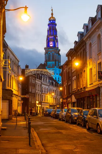 Arras França Dezembro 2023 Vista Vertical Sobre Belfry Iluminado Rua Fotografia De Stock