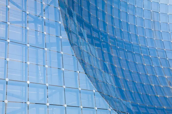 Poitiers Frankreich September 2010 Blaues Glas Einem Gebäude Französischen Vergnügungspark — Stockfoto