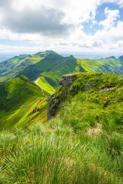 Panoramalandschaft Mit Vulkanischen Bergen Vertikaler Blick Vom Puy Mary Zentralmassiv — Stockfoto