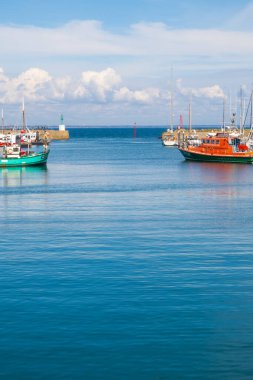 Noirmoutier, Fransa, 12 Eylül 2023: Noirmoutier 'deki Herbaudire limanında balık avı