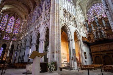 Tours, Indre-et-Loire, Fransa - 30 Mayıs 2017: Tours 'daki Saint-Gatien Katedrali, Centre-Val de Loire, Fransa
