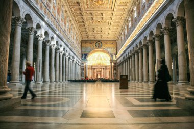 Roma, İtalya - 28 Ekim 2008: Roma, İtalya 'daki duvarların dışında Aziz Paul Bazilikası' nın kapalı görüşü