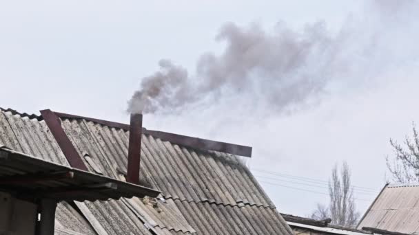 Fumaça Preta Saindo Tubo Aço Chaminé Banho Rústico Conceito Aquecimento — Vídeo de Stock