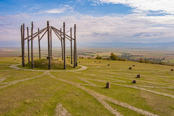 Wielki Pomnik Piwnicy Symbol Wspólnoty Węgrów Transylwanii — Zdjęcie stockowe