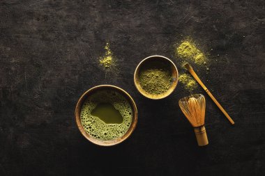 Kibrit tozu, kaşık ve çırpı dolu bir hayat. Matcha çay seremonisi.