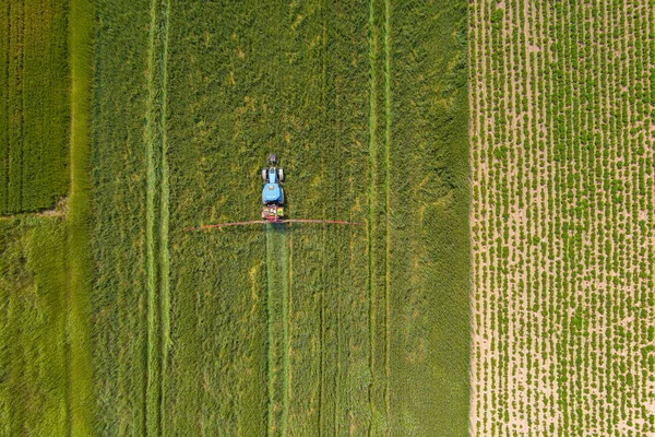 Aerial View Farming Tractor Spraying Field — Stock Photo, Image