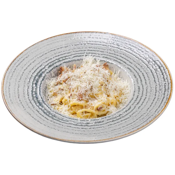 Pasta Carbonara 白色背景的餐馆面食概念 — 图库照片