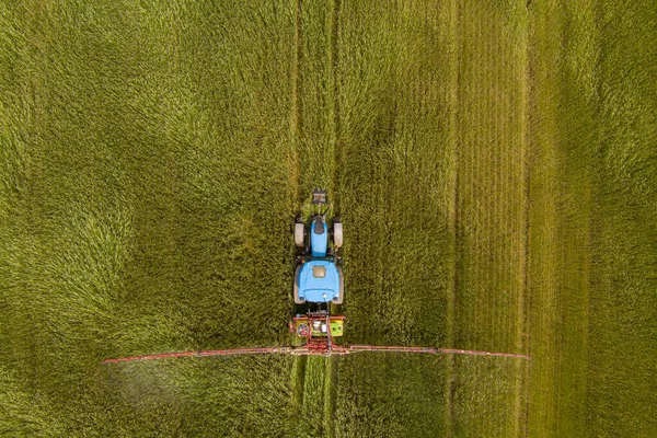 Tractor Spraying Field Spring Aerial View — Stock Photo, Image
