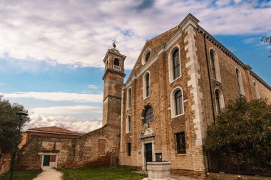 İtalya, Venedik yakınlarındaki Murano adasında Santa Maria Kilisesi.