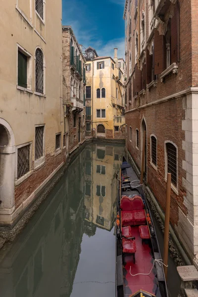 Hermosa Vista Calle Del Agua Edificios Antiguos Venecia Italia — Foto de Stock